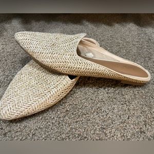 Universal Thread Mules size 8
